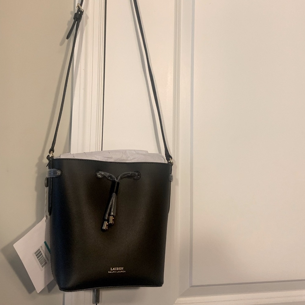 LAUREN RALPH LAUREN
MINI DEBBY II DRAWSTRING BAG
100% Calfskin